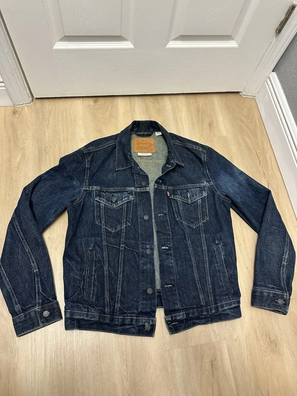 Levi's Denim Trucker Jacket Mens M Dark Wash Cotton Button Up Premium 40 Years